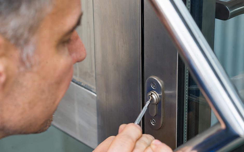 serrurier ouverture de porte service Clichy